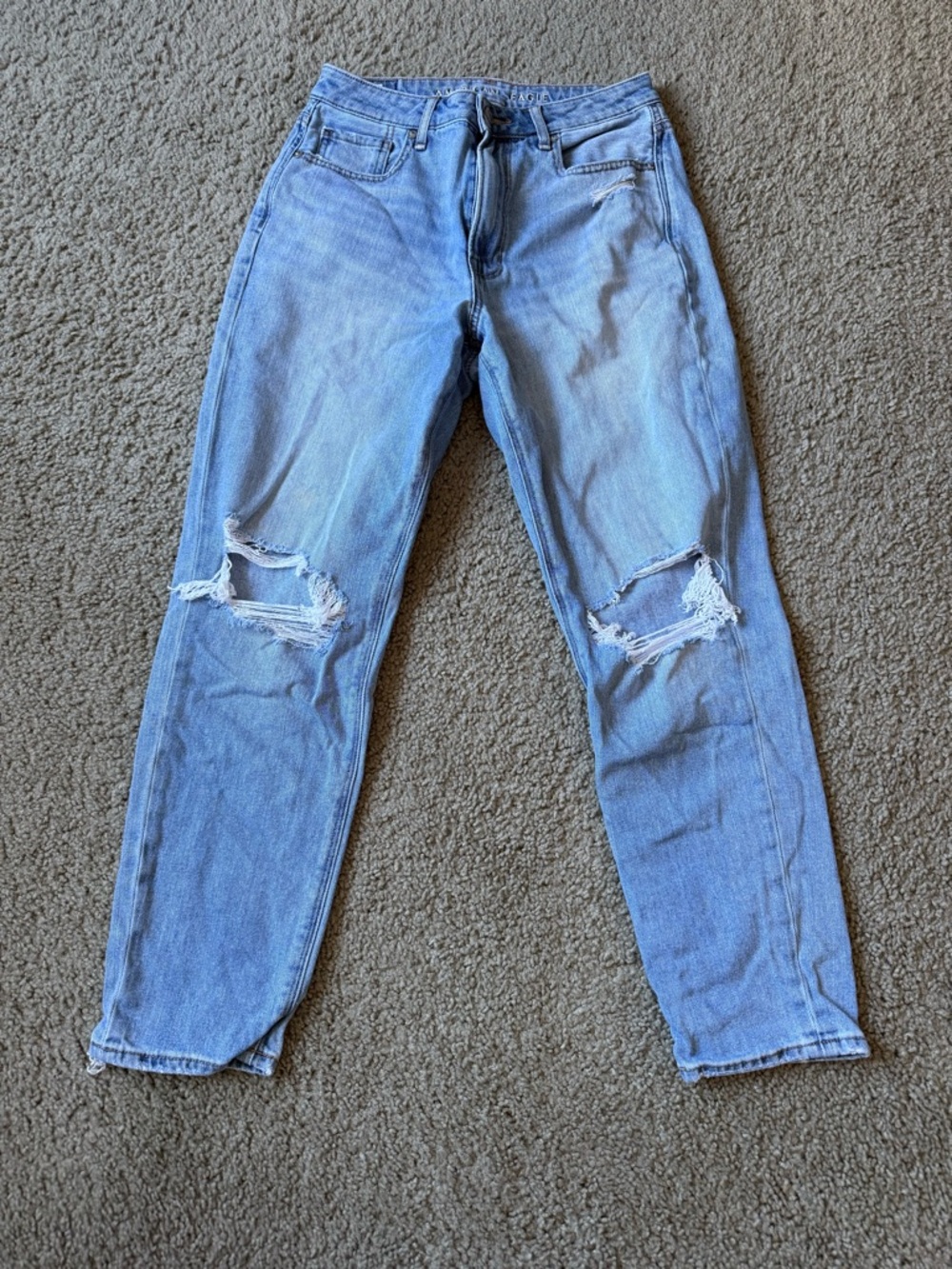 AMERICAN EAGLE Mom Jeans - Size 6